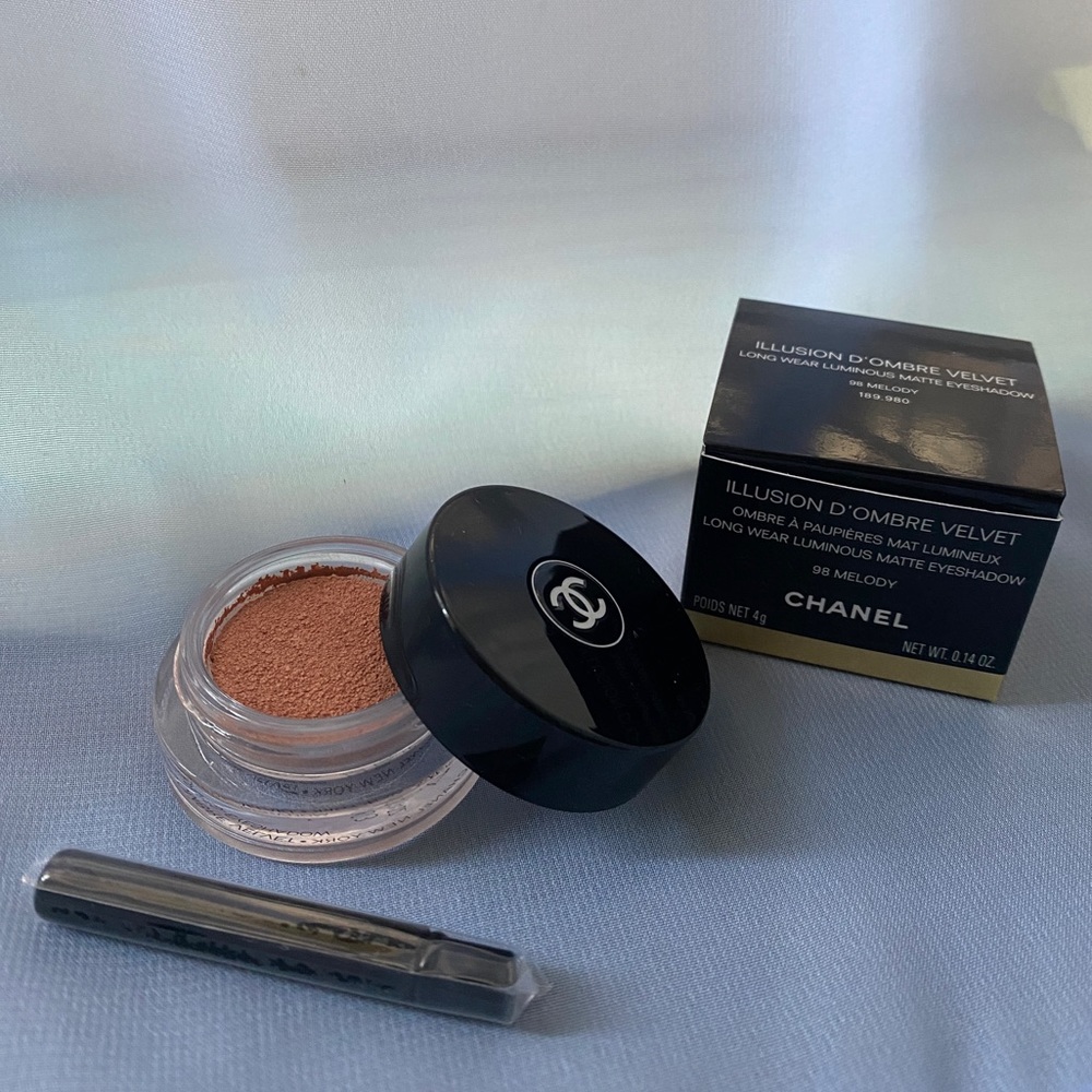 CHANEL Illusion D'Ombre Velvet Matte Eyeshadow - Melody No. 98 - NEW in BOX